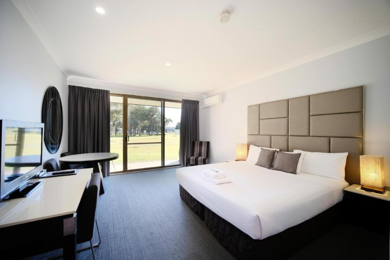 Island Palms Motor Inn Forster Buitenkant foto