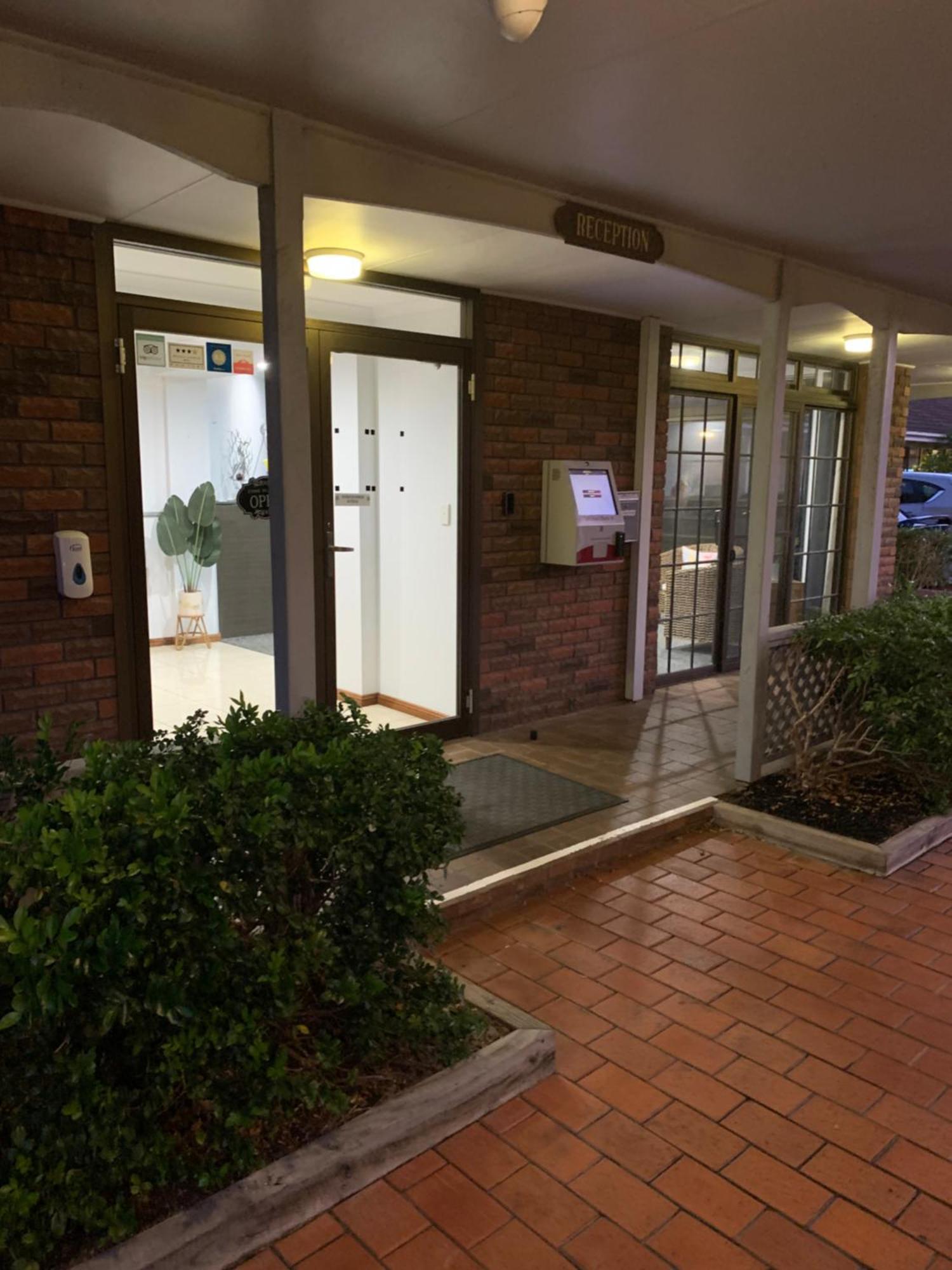 Island Palms Motor Inn Forster Buitenkant foto